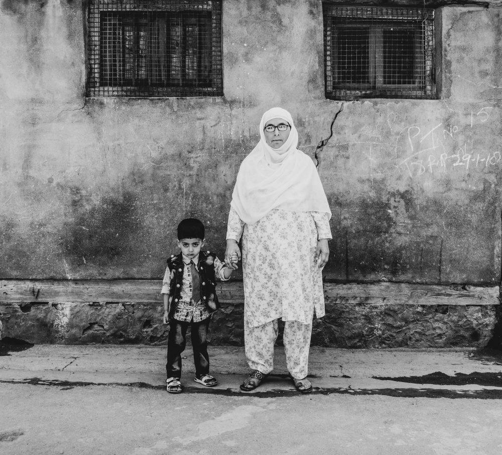 Mother and child in Srinigar City, Kashmir